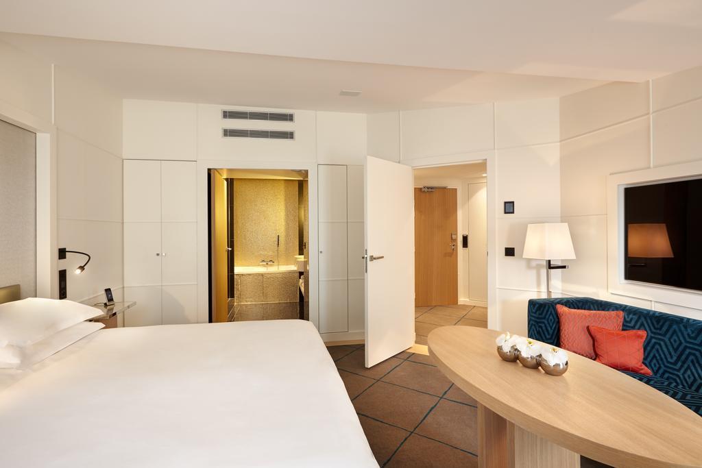 Suite,264195341:JPEG